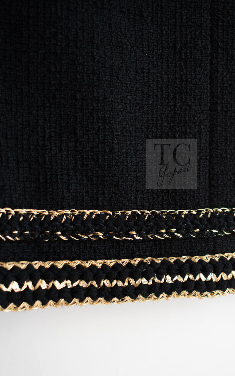 CHANEL 17PF Black Gold Trim Wool Tweed Jacket Skirt Suit 34 シャネル ブラック ゴールド トリミング ウール ジャケット スカート スーツ 即発