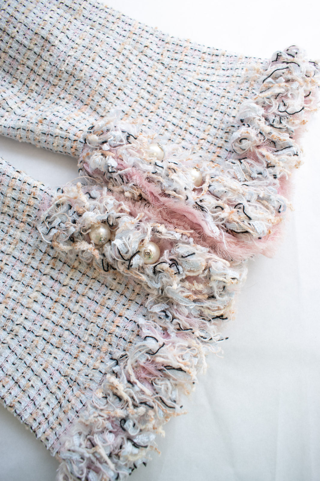 CHANEL 04S Pink Ivory Gray Fringe Collarless Tweed Jacket Skirt Suit 38 42 シャネル ピンク アイボリー フリンジ ノーカラー ツイード ジャケット スカート スーツ 即発