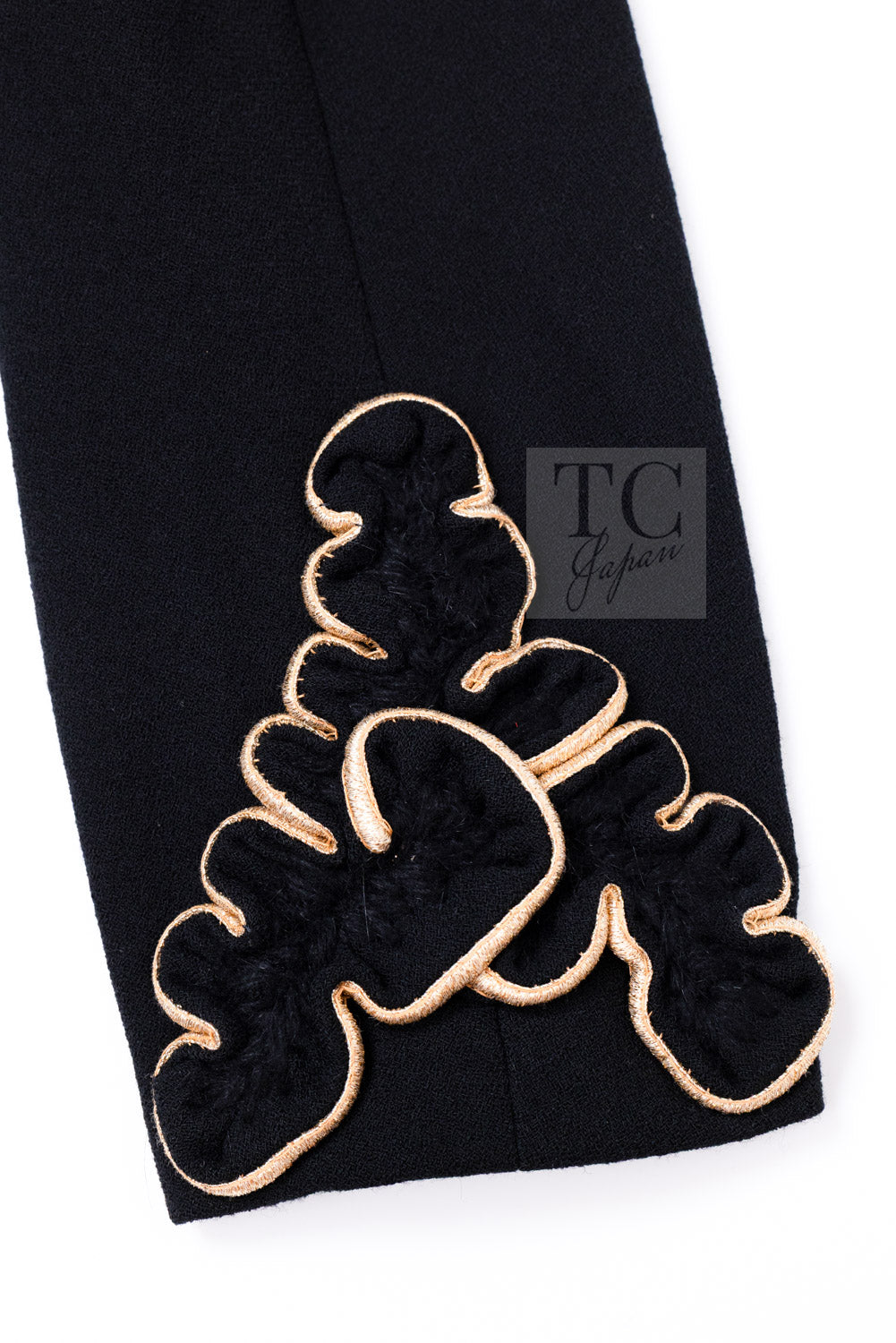 CHANEL Vintage Black Gold CC Buttons Tweed Jacket Skirt Suit 38 6