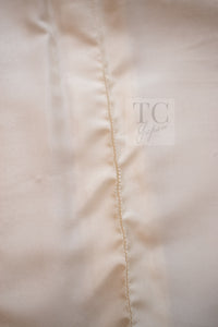 CHANEL 17PF Ivory Creme Gold Trim Wool Tweed Jacket Skirt Suit 38 10