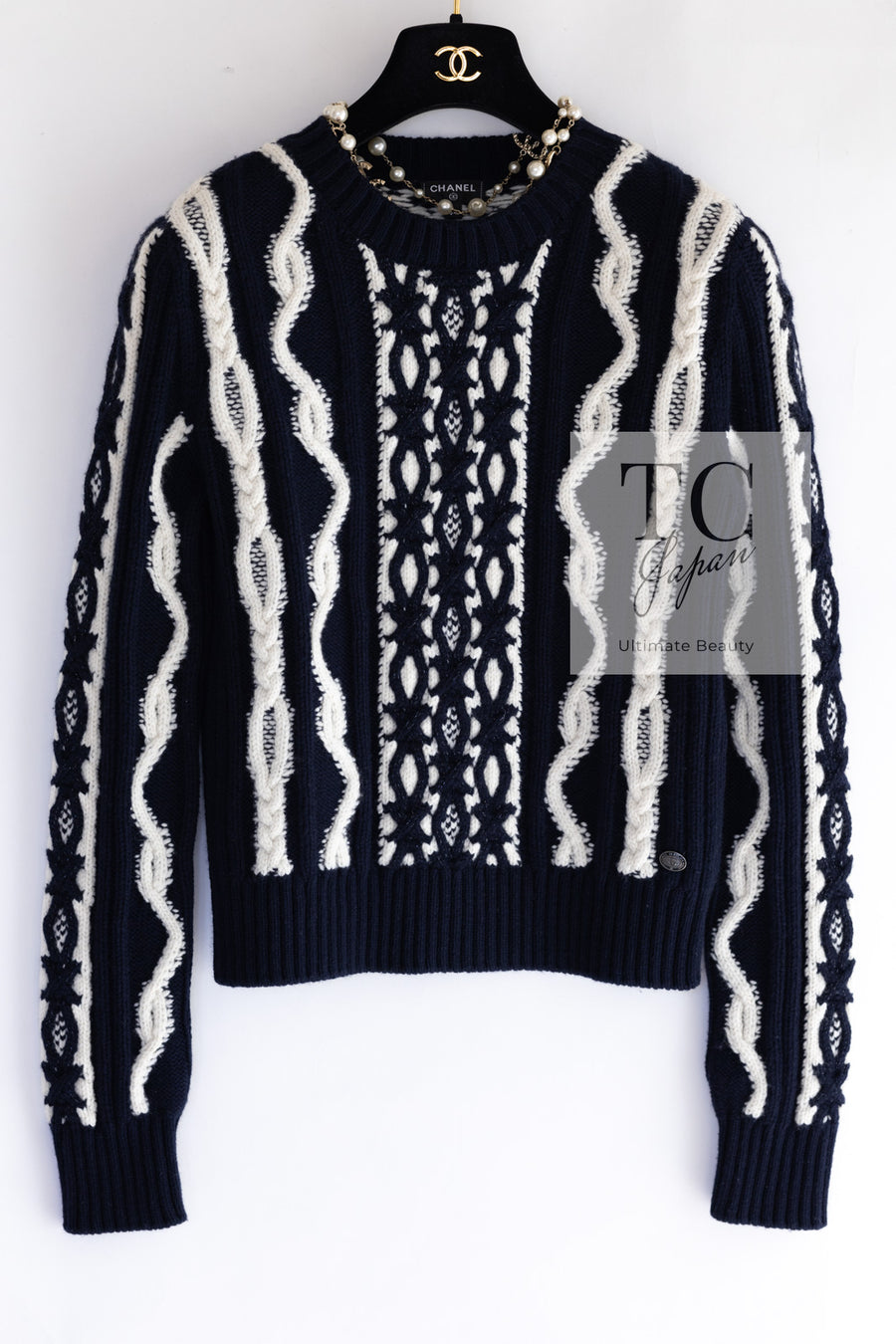 CHANEL 18PF navy ivory wool cashmere cable knit sweater