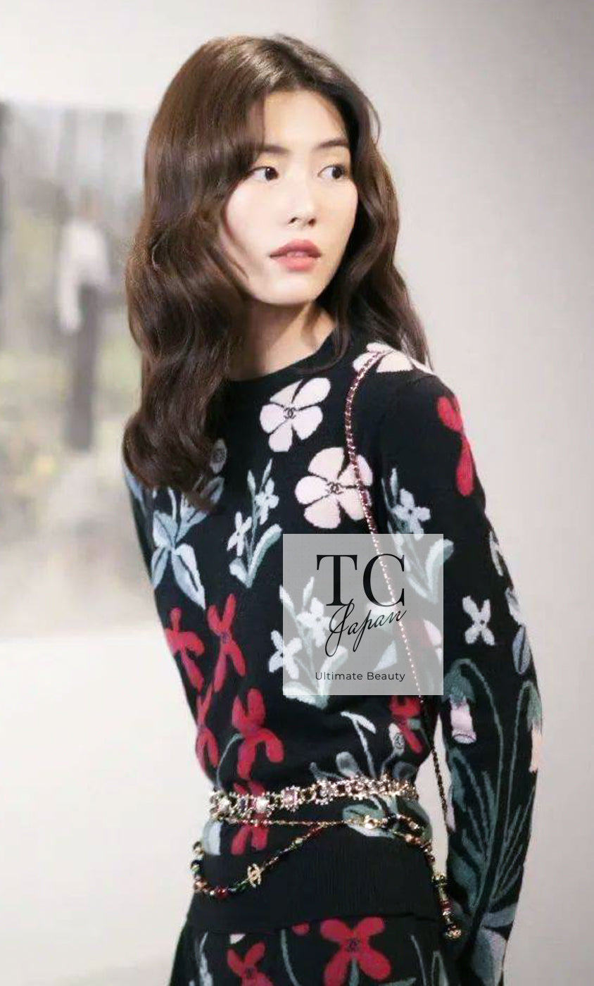 CHANEL 21PF Black Multicolor Floral Cashmere Knit Tops Sweater 38 シャネル ブラック マルチカラー 花柄 カシミア ニット トップス セーター 即発 - TC JAPAN