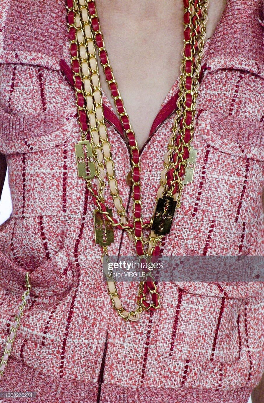 CHANEL 01S Beige Red Knit Sequin Vest Tops 38 シャネル ベージュ レッド スパンコール ニット ベスト トップス 即発