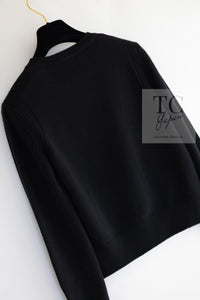 CHANEL 20PF Black CC Logo Cashmere Knit Sweater 36 38 シャネル ブラック ココ マーク ワッペン カシミヤ 100% ニット セーター 即発