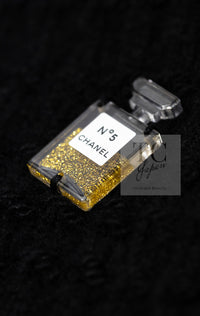 CHANEL 18PA Black Cashemre Silk Wool CC 5 Logo Lion Tops Sweater 34 36 シャネル ブラック カシミヤ シルク ウール CC 5 ライオン ロゴ 装飾 トップス セーター 即発