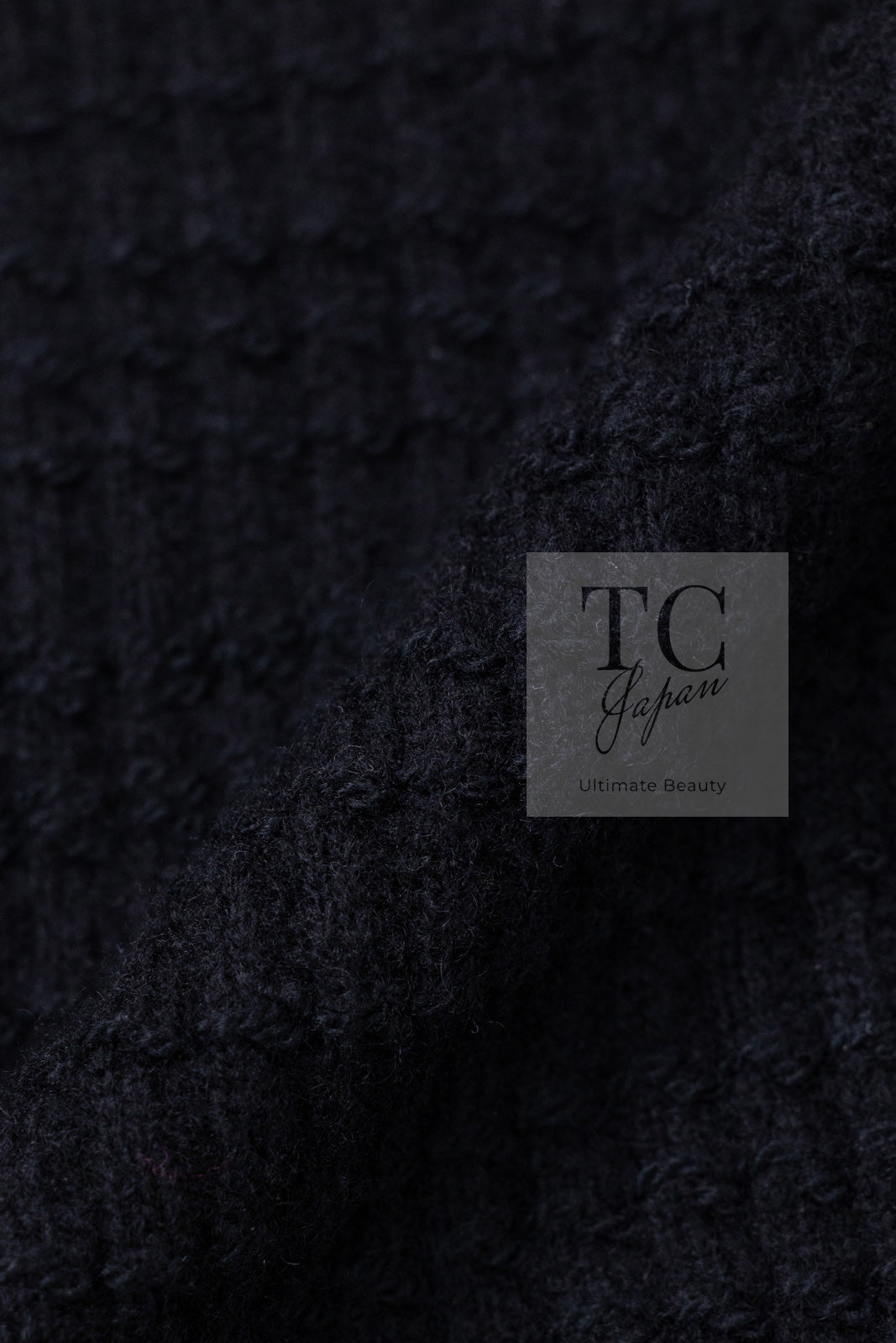 CHANEL 18PA Black Cashemre Silk Wool CC 5 Logo Lion Tops Sweater 34 36 シャネル ブラック カシミヤ シルク ウール CC 5 ライオン ロゴ 装飾 トップス セーター 即発