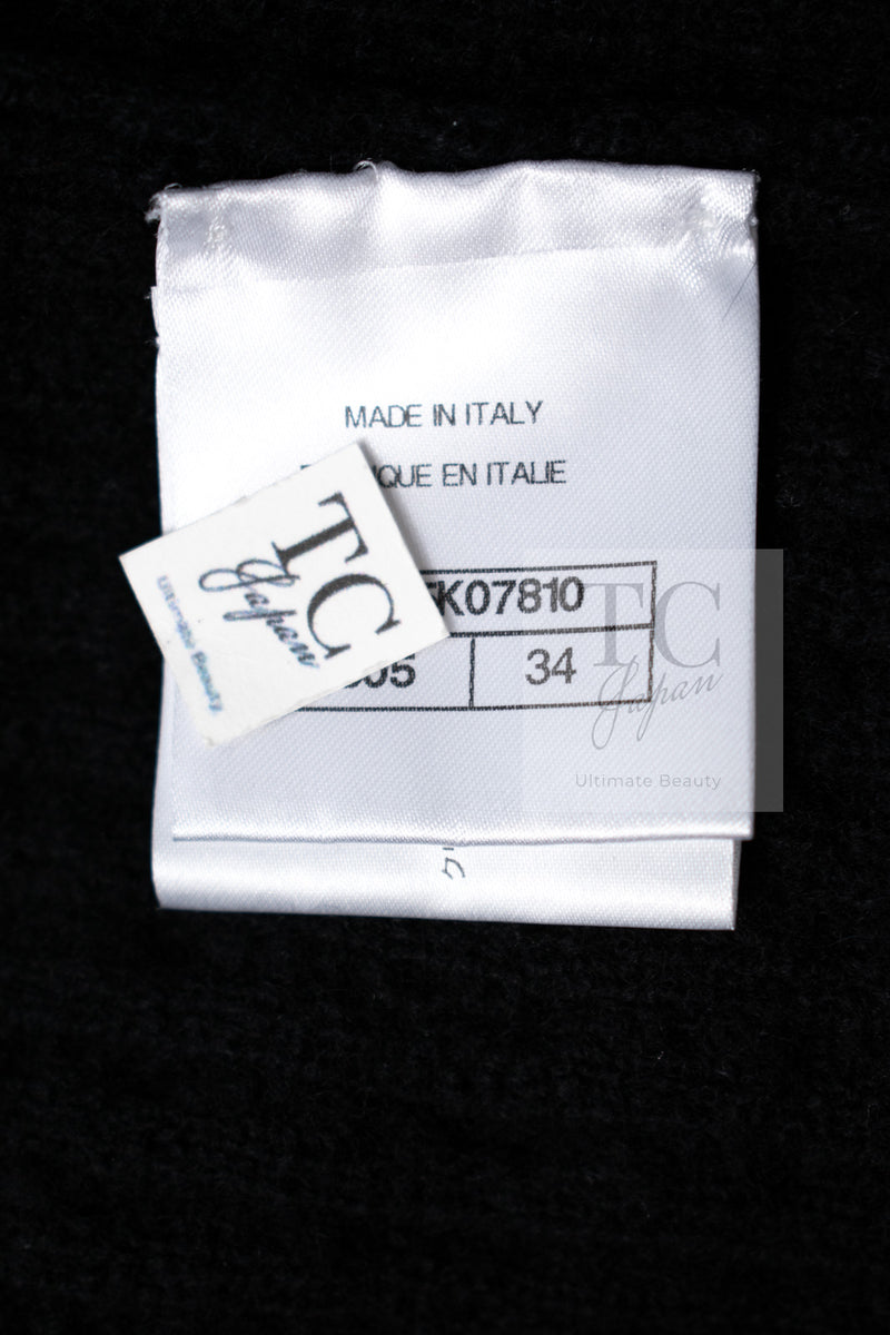 CHANEL 18PA Black Cashemre Silk Wool CC 5 Logo Lion Tops Sweater 34 36 シャネル ブラック カシミヤ シルク ウール CC 5 ライオン ロゴ 装飾 トップス セーター 即発