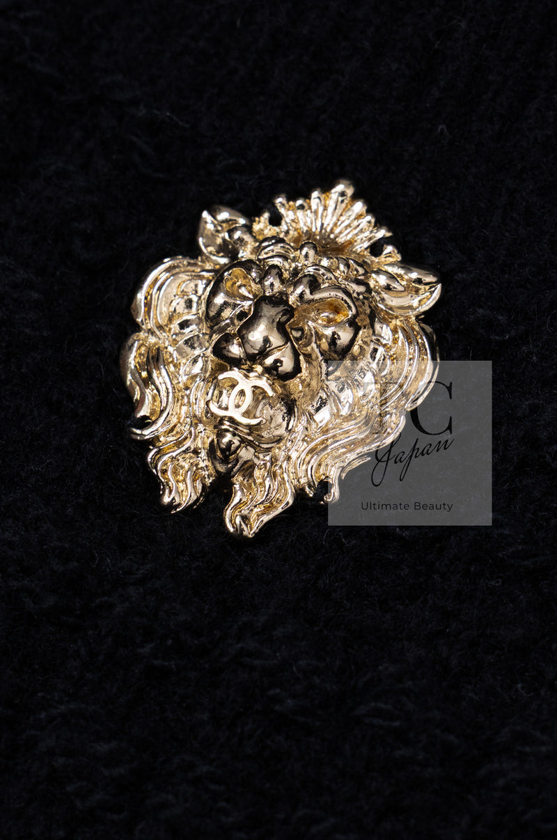 CHANEL 18PA Black Cashemre Silk Wool CC 5 Logo Lion Tops Sweater 34 36 シャネル ブラック カシミヤ シルク ウール CC 5 ライオン ロゴ 装飾 トップス セーター 即発