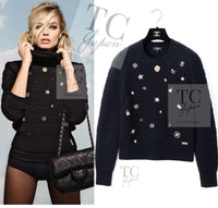 CHANEL 18PA Black Cashemre Silk Wool CC 5 Logo Lion Tops Sweater 34 36 シャネル ブラック カシミヤ シルク ウール CC 5 ライオン ロゴ 装飾 トップス セーター 即発