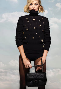 CHANEL 18PA Black Cashemre Silk Wool CC 5 Logo Lion Tops Sweater 34 36 シャネル ブラック カシミヤ シルク ウール CC 5 ライオン ロゴ 装飾 トップス セーター 即発