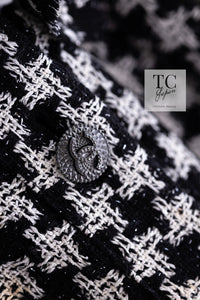 CHANEL 09S Black Ivory Metallic Silk Cardigan Blouse Jacket 38 シャネル ブラック アイボリー メタリック シルク カーディガン ブラウス ジャケット 即発