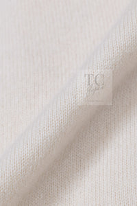 CHANEL 17PS Ivory Cashmere 100% Lion Embellished Knit Sweater 34 シャネル アイボリー カシミヤ ライオン 装飾 ニット トップス セーター 即発