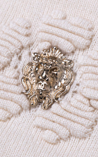 CHANEL 17PS Ivory Cashmere 100% Lion Embellished Knit Sweater 34 シャネル アイボリー カシミヤ ライオン 装飾 ニット トップス セーター 即発