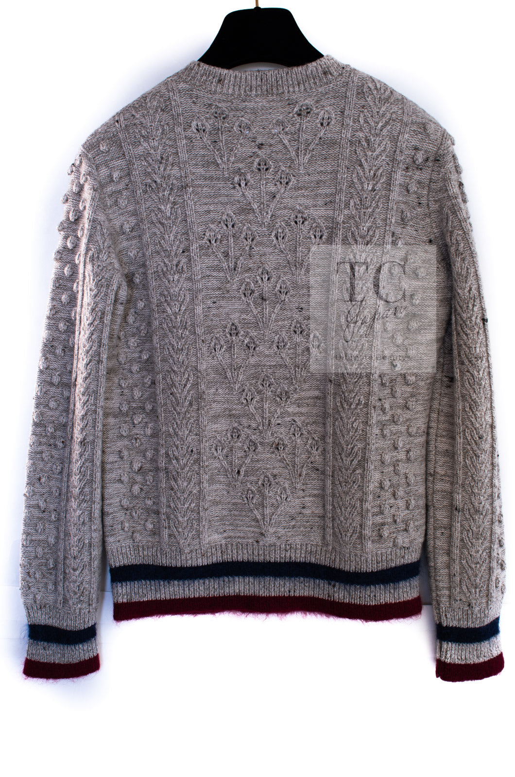 CHANEL ヘンリーネック ニット グレー CHANEL ヘンリーネック ニット グレー CHANEL グレー ロゴ入り