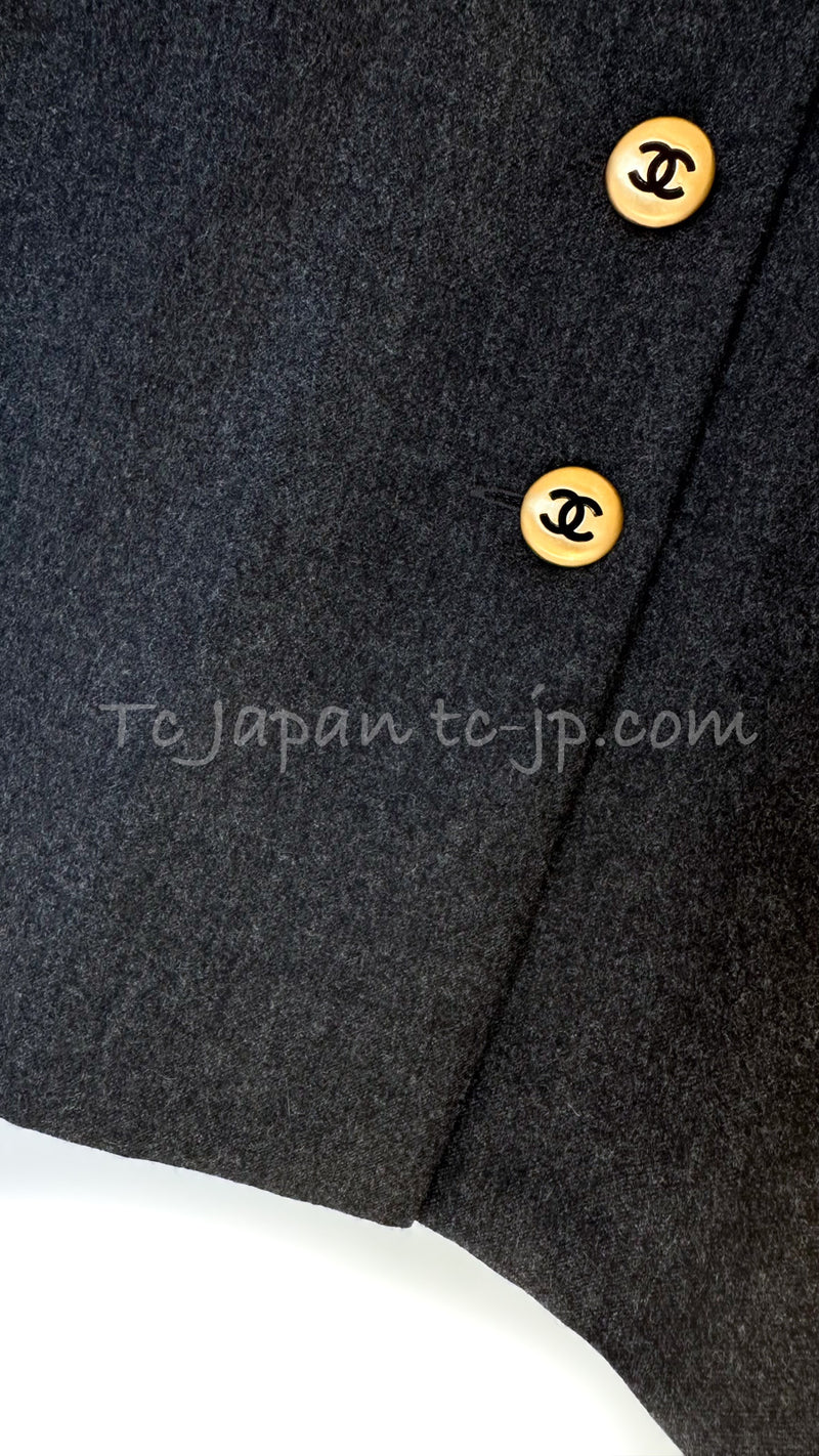 CHANEL 92A Vintage Charcoal Gray Gold Big CC Button Wool Wrap Skirt 42 シャネル ヴィンテージ 貴重 チャコール グレー ウール ビッグ CC 立体ボタン ラップ巻き スカート 即発