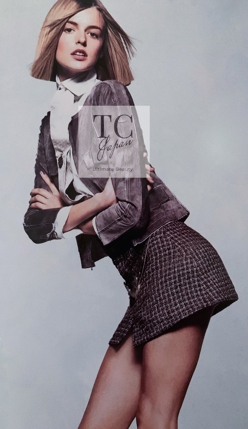 CHANEL 03S brown beige pink linen cotton tweed skirt in an editorial look