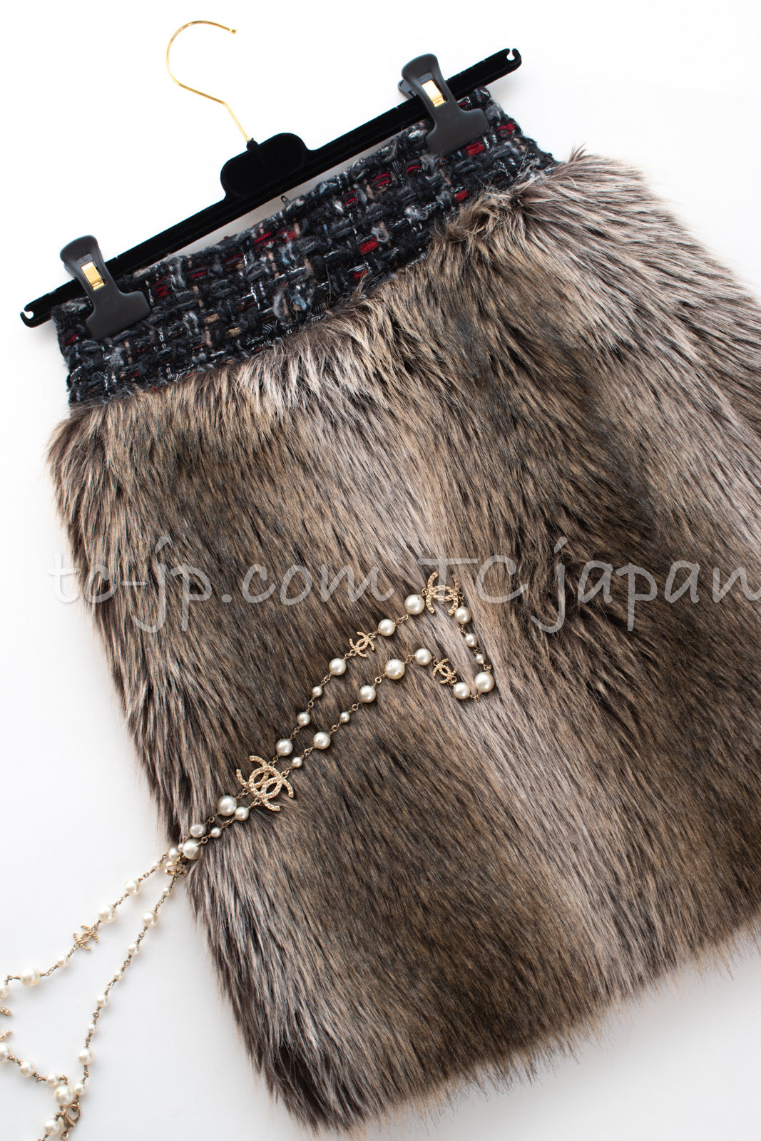 CHANEL 10A Black Red Wool Lesage Tweed Fantasy Fur Mini Skirt 34 シャネル ブラック レッド ウール ルサージュ ファンタジー ファー ミニ スカート 即発