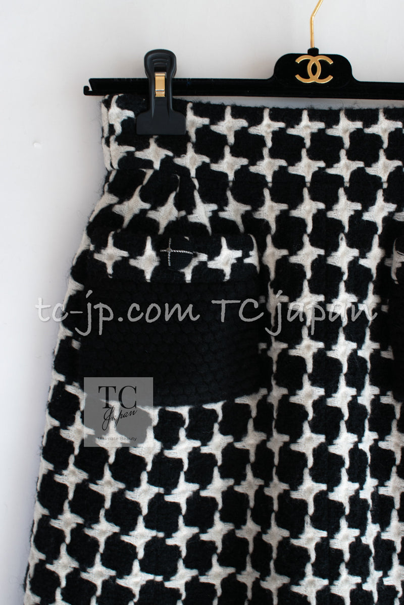 CHANEL 07A Black Ivory Wool Cashmere Houndstooth Tweed Skirt 40 シャネル ブラック アイボリー ウール カシミヤ 千鳥格子 肉厚 ツイード スカート 即発