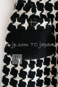 CHANEL 07A Black Ivory Wool Cashmere Houndstooth Tweed Skirt 40 シャネル ブラック アイボリー ウール カシミヤ 千鳥格子 肉厚 ツイード スカート 即発