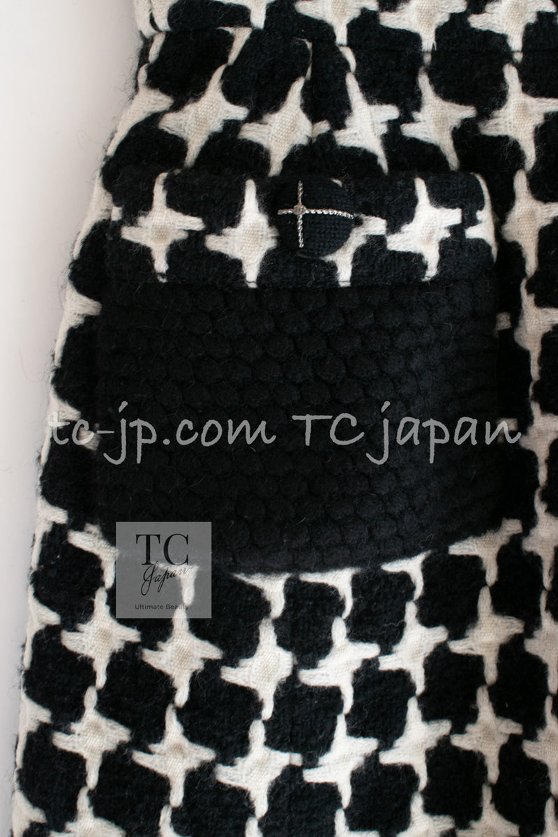 CHANEL 07A Black Ivory Wool Cashmere Houndstooth Tweed Skirt 40 シャネル ブラック アイボリー ウール カシミヤ 千鳥格子 肉厚 ツイード スカート 即発