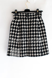 CHANEL 07A Black Ivory Wool Cashmere Houndstooth Tweed Skirt 40 シャネル ブラック アイボリー ウール カシミヤ 千鳥格子 肉厚 ツイード スカート 即発