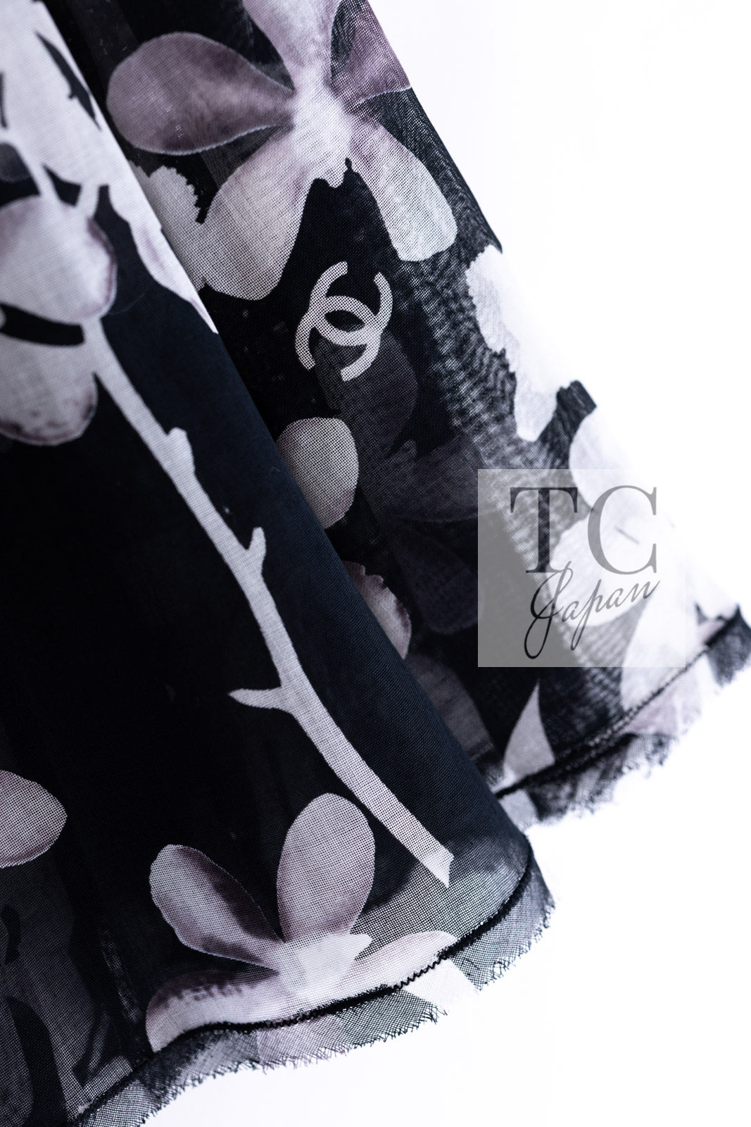 CHANEL 04S Black White CC Logo Wool Silk Cotton Lesage Tweed Skirt 38 シャネル ブラック ホワイト CC ロゴ ウール シルク コットン ルサージュ ツイード スカート 即発