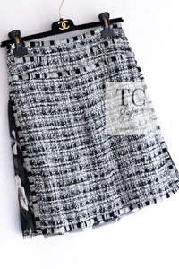CHANEL 04S Black White Fringe Lesage Jacket Skirt Suit 38 シャネル ブラック ホワイト フリンジ ルサージュ ツイード ジャケット スカート スーツ 即発