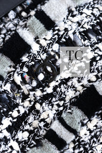 CHANEL 04S Black White Fringe Lesage Jacket Skirt Suit 38 シャネル ブラック ホワイト フリンジ ルサージュ ツイード ジャケット スカート スーツ 即発