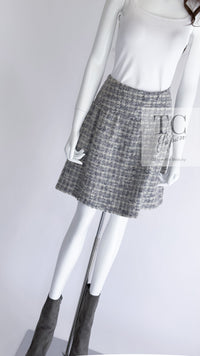 CHANEL 05A Gray Silver Mix Wool Cashmere Tweed Skirt 36 38 シャネル グレー シルバー ふんわり ウール カシミヤ ツイード スカート 即発