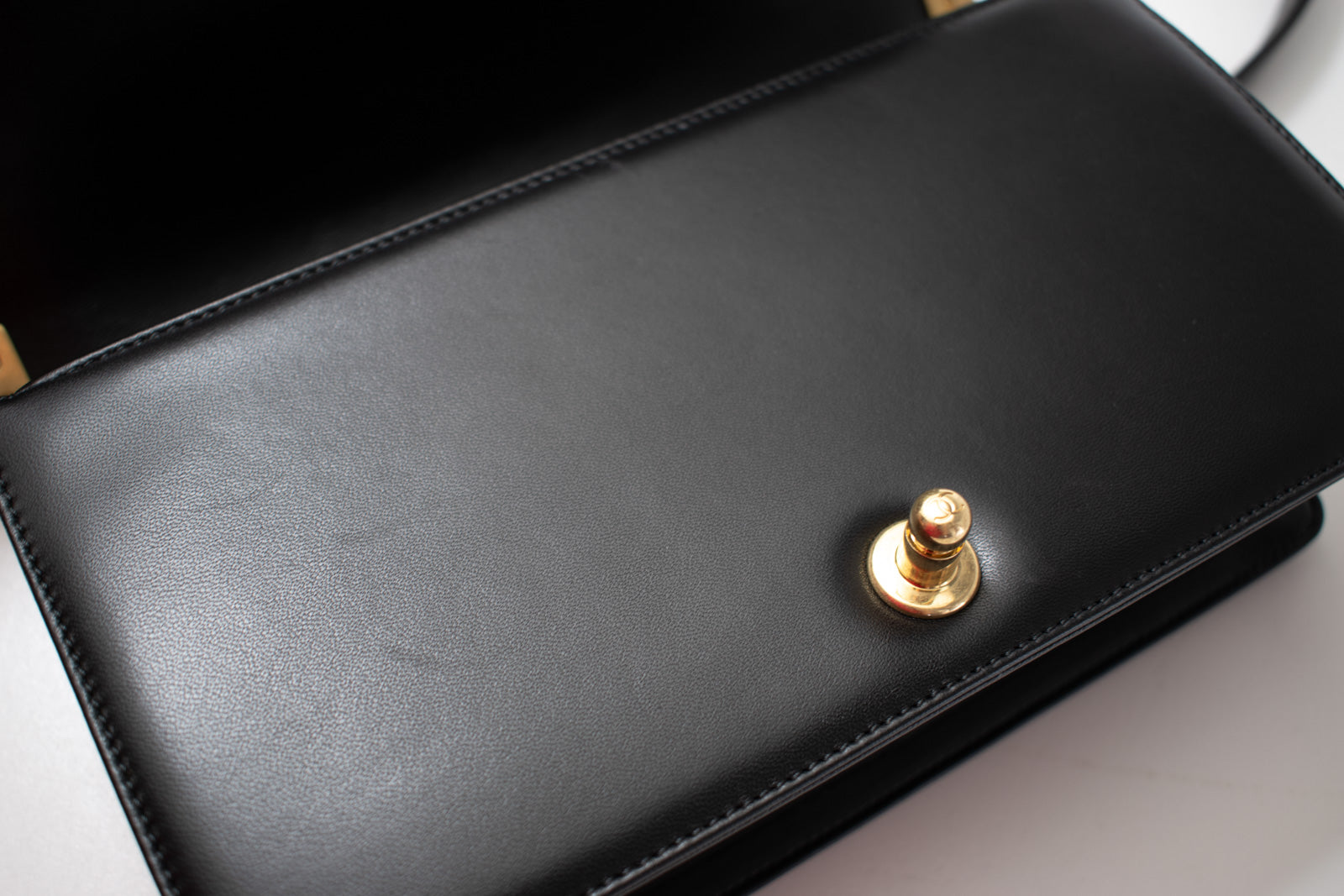 CHANEL BOY Chanel Black Gold Chain Shoulder Bag 25 シャネル ボーイ シャネル25 レザー チェーン ショルダー バッグ ブラック ゴールド金具 23番台 即発