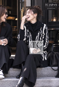 CHANEL Cardigan 18PF Navy Ivory Wool Cashmere Knit 36 38 | INT