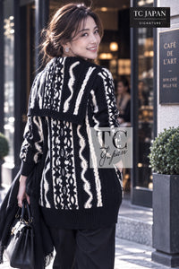 CHANEL Cardigan 18PF Navy Ivory Wool Cashmere Knit 36 38 | INT