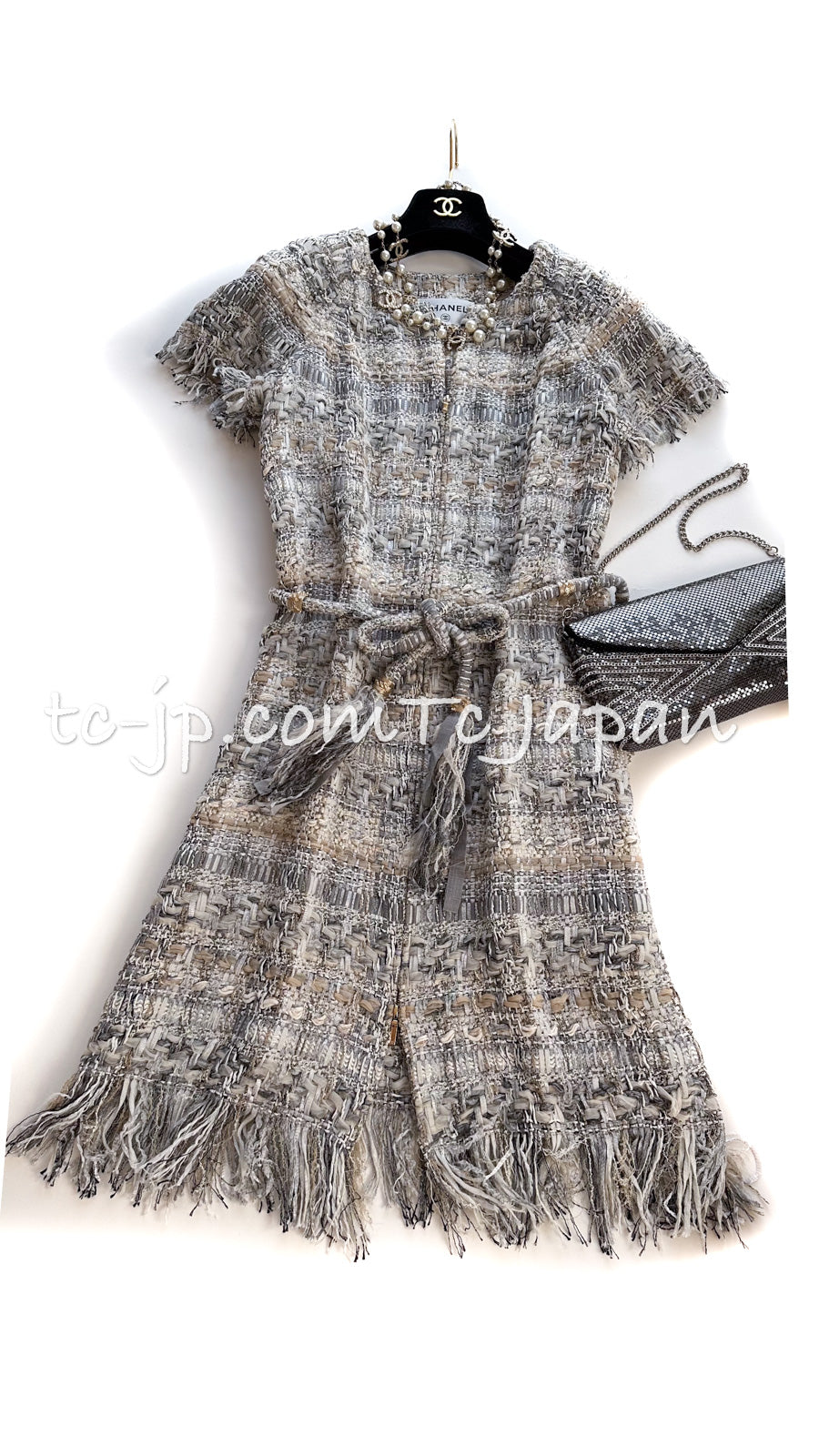 CHANEL 18C Grey Beige Ivory Tweed Fringe Dress 36 38 シャネル  グレー・ベージュ・アイボリー・ツイード・フリンジ・ワンピース 即発