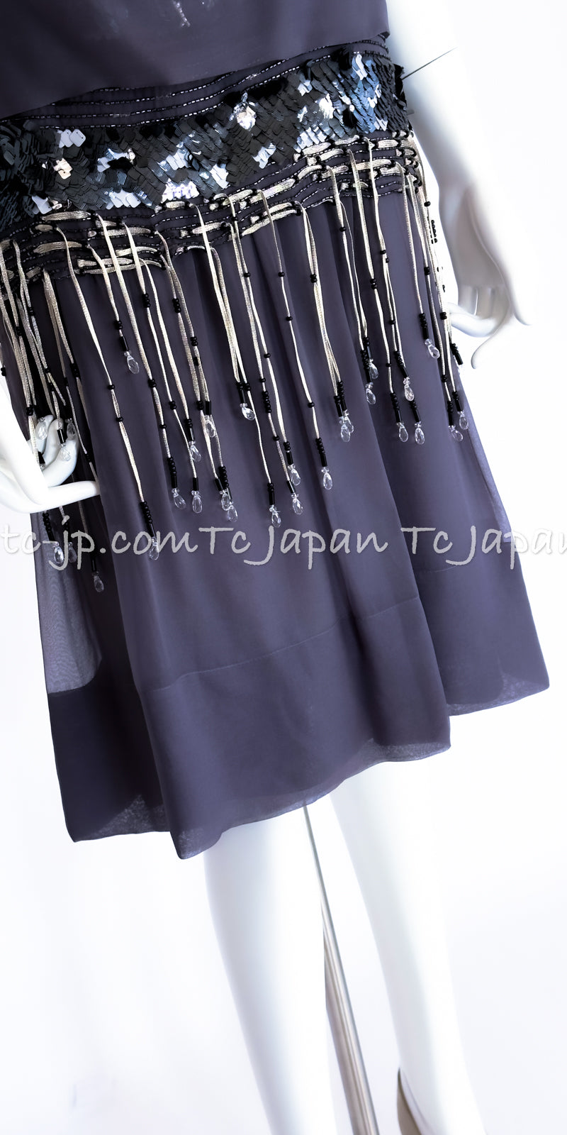 CHANEL 02A Lavender Gray Beads Sequins Collectible Silk Dress 34 36 シャネル ラベンダー・グレー・豪華装飾・ビーズ・スパンコール・コレクティブル・シルク・ワンピース・ドレス 即発