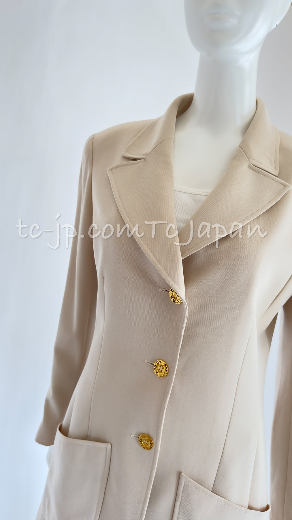 CHANEL 97S Vintage Beige Gold Buttons Wool Blazer Jacket 40 シャネル  ヴィンテージ・ベージュ・ゴールド・ボタン・ウール・ブレザー・ジャケット 即発