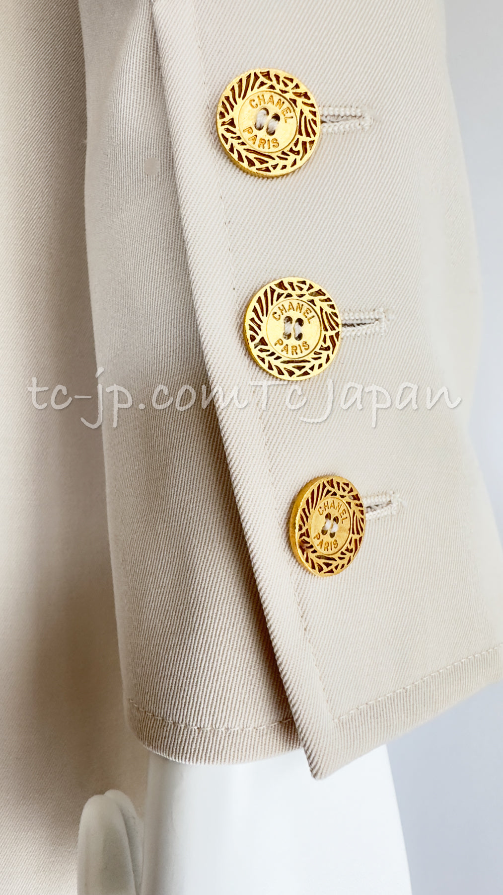 CHANEL 97S Vintage Beige Gold Buttons Wool Blazer Jacket 40 シャネル  ヴィンテージ・ベージュ・ゴールド・ボタン・ウール・ブレザー・ジャケット 即発