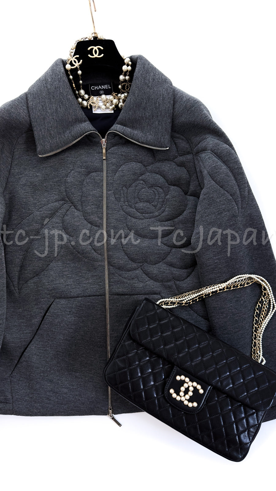CHANEL 15B Grey Camellia Zip Up 3D Knit Cardigan Jacket 38 40 42 シャネル・グレー・カメリア・ジッパー・3D ニット・カーディガン・ジャケット