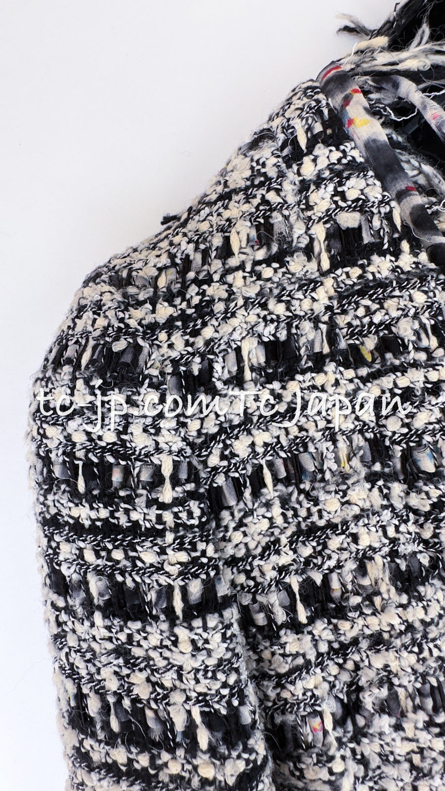シャネル ジャケット CHANEL アイボリー ブラック フリンジ シャネル ジャケット CHANEL アイボリー ブラック フリンジ