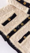 CHANEL 94A An Extremely Rare Collectible Signature Boucle Creme Ivory Black Trim Vintage Jacket 36 38 シャネル スーパーモデルの幻 ヴィンテージ ブークレ クリーム アイボリー ブラック トリム ジャケット 即発