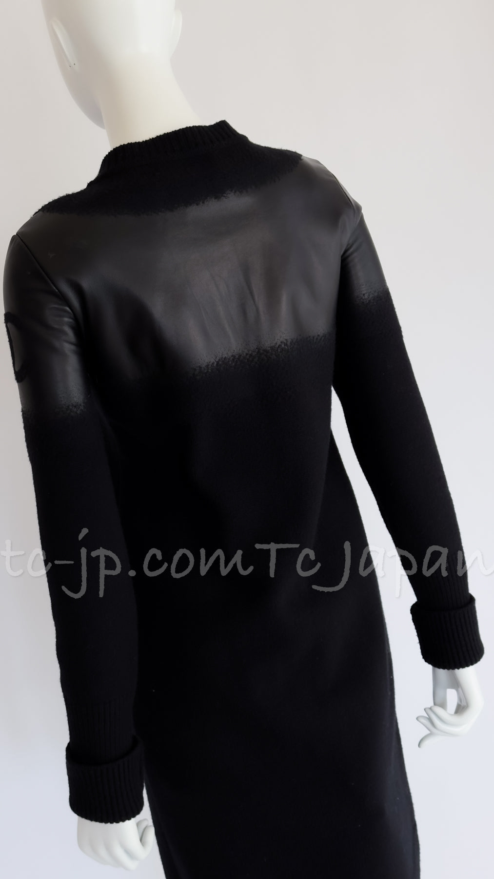 CHANEL 12A Black Wool Lambskin Leather CC Logo Long Cardigan 36 シャネル ブラック・ウール・ラムスキン・レザー・腕CCロゴ・ロングカーディガン・コート 即発