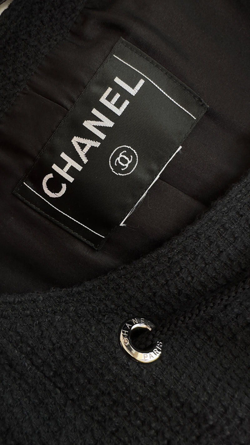 CHANEL 07C white or Black Dress jacket Coat with ribbon Suit  訳あり シャネル ブラック 胸紐・ジャケット・スカート・スーツ コート - TC JAPAN