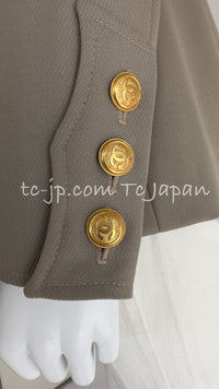 CHANEL 96A Vintage Gray Gold Buttons Belt Military Jacket Skirt Suit 40 シャネル ヴィンテージ・グレー・ゴールドCCボタン・ベルト・ミリタリー ジャケット・スカート・スーツ即発
