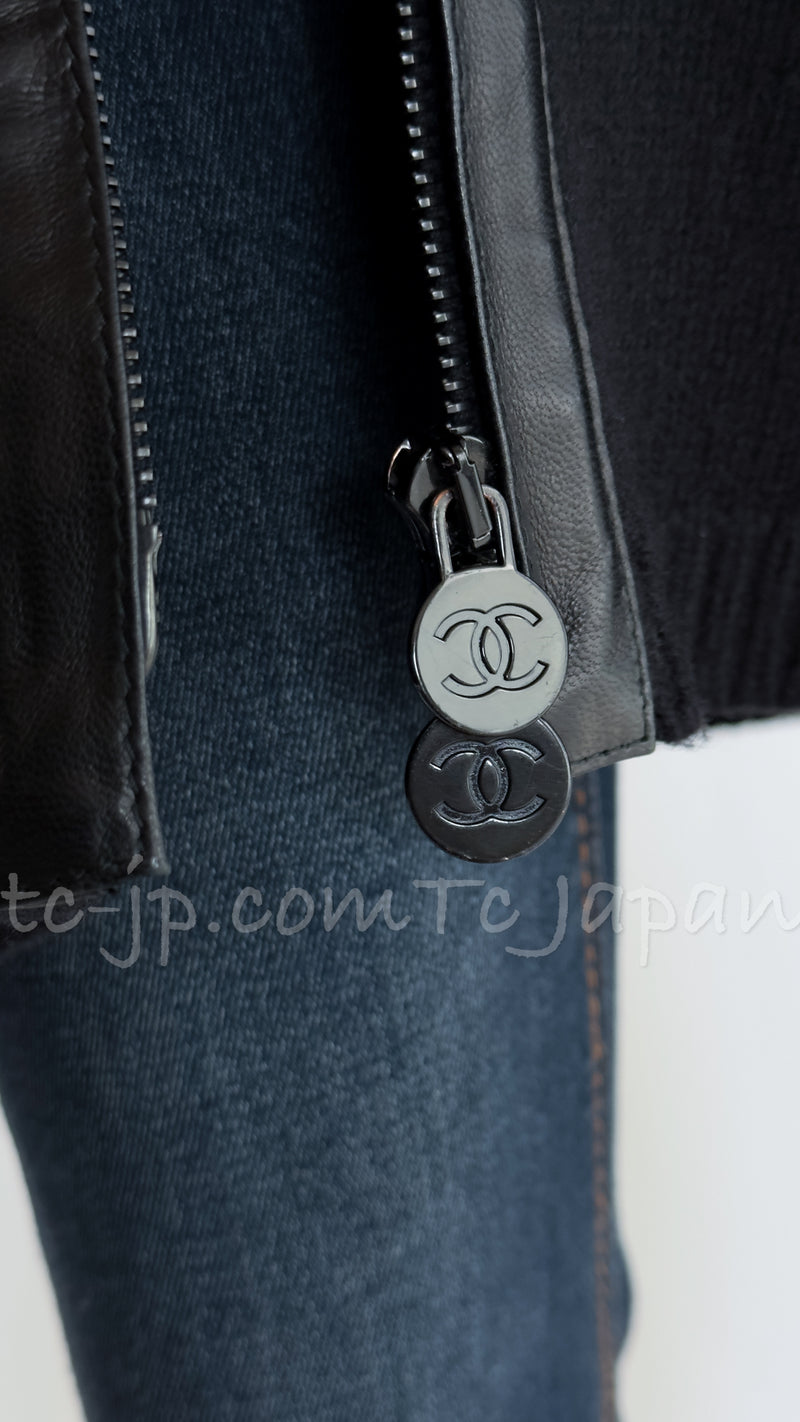 CHANEL 12A Black Wool Lambskin Leather CC Logo Long Cardigan 36 シャネル ブラック・ウール・ラムスキン・レザー・腕CCロゴ・ロングカーディガン・コート 即発