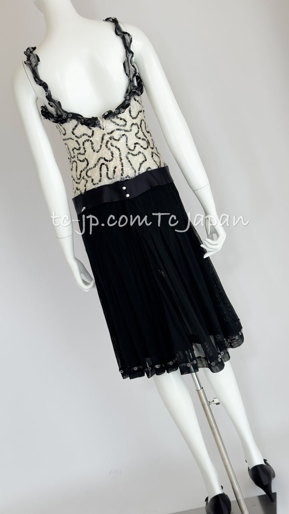 CHANEL 05C Black Ivory Embellishment Sequin Dress 36 シャネル ブラック・アイボリー・スパンコール装飾・ワンピース 即発
