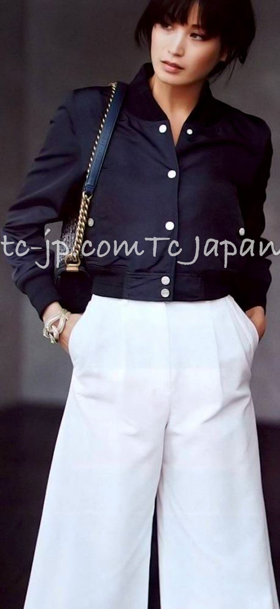 CHANEL 16S Silver Lambskin Leather CC Patch Stadium Blouson Jumper Jacket 34 シャネル シルバー ラムスキン レザー CCワッペン スタジアム ブルゾン ジャンバー ジャケット 即発 - TC JAPAN