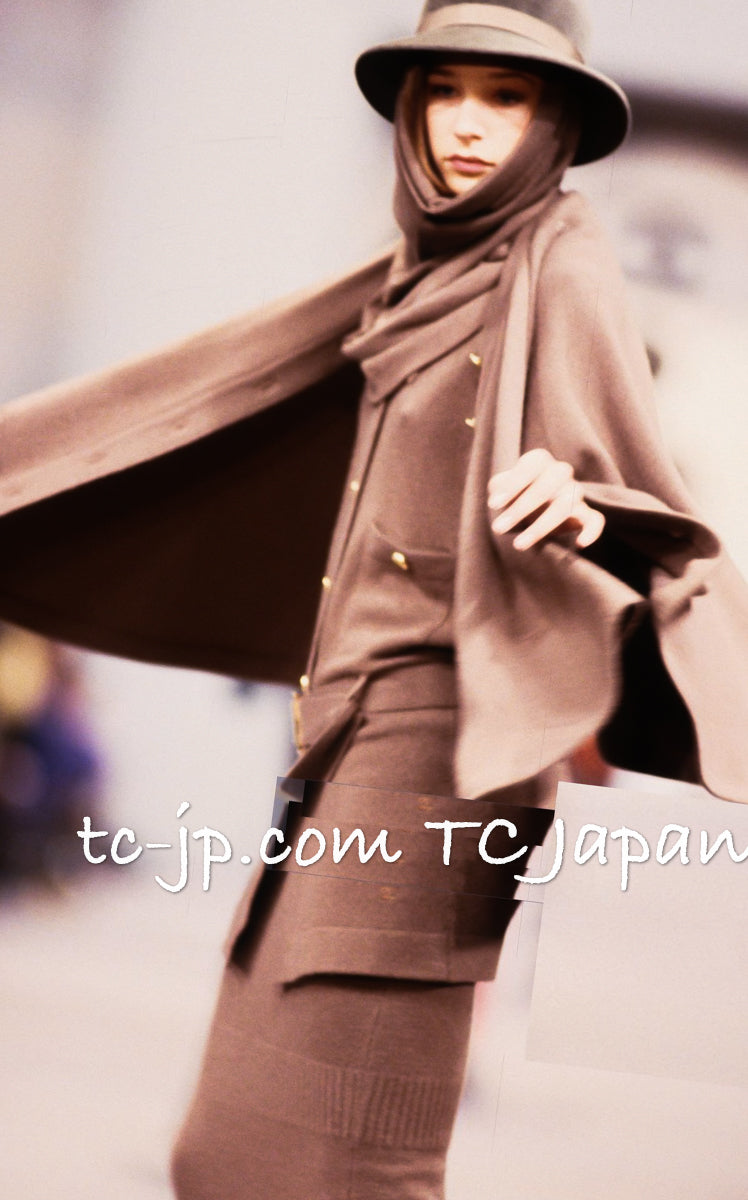 CHANEL 89A Brown Camel Hair CC Gold Button Knit Cardigan 38 40 シャネル キャメル ベージュ CC ゴールド ココボタン ニット カーディガン 即発