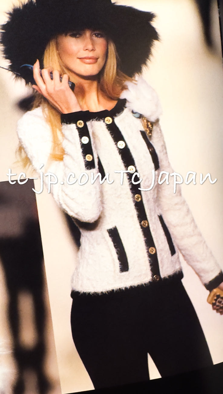 CHANEL 94A An Extremely Rare Collectible Signature Boucle Creme Ivory Black Trim Vintage Jacket 36 38 40 シャネル スーパーモデルの幻 ヴィンテージ・ブークレ・クリーム・アイボリー・ブラック・トリム・ジャケット 即発
