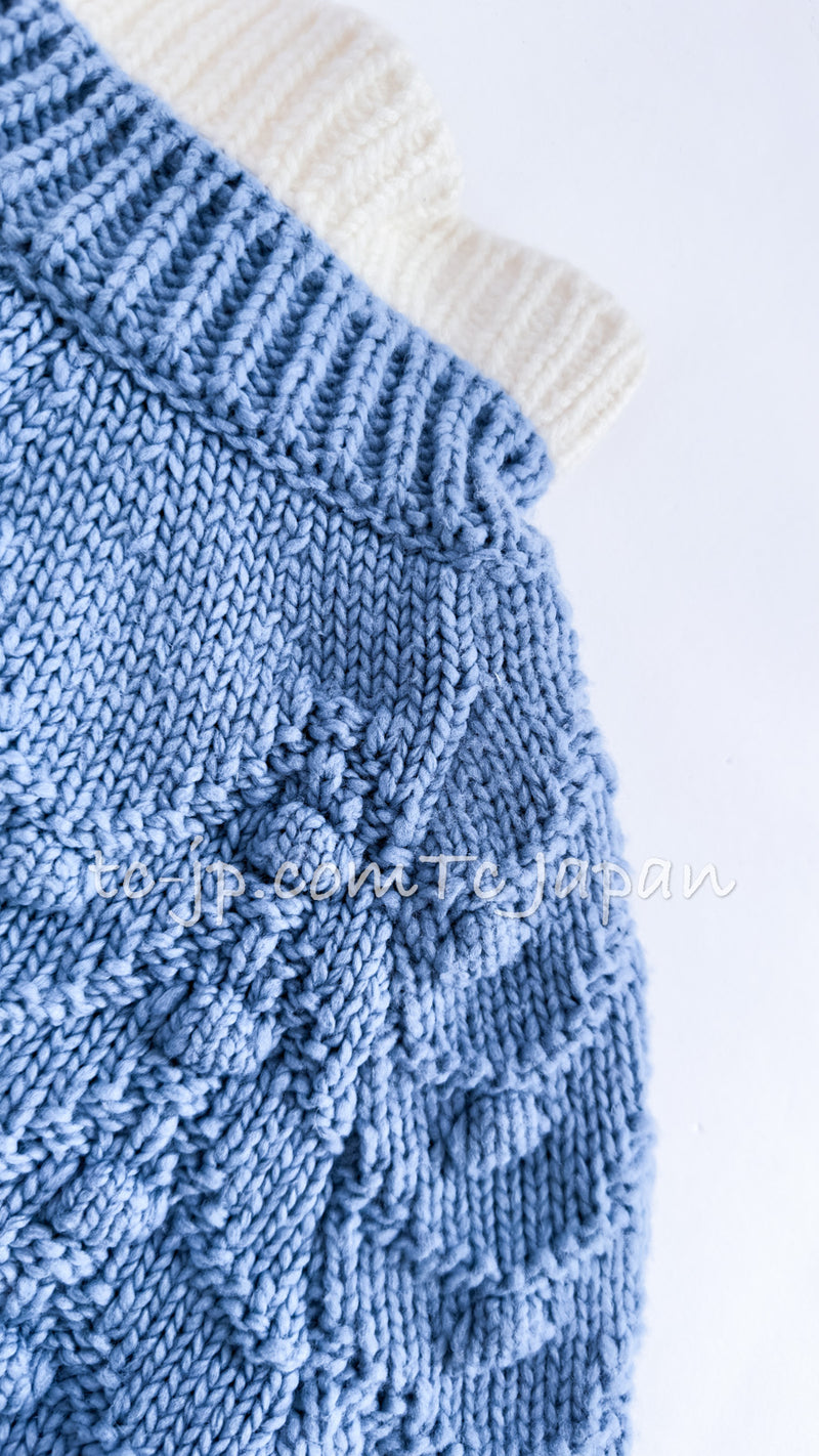 CHANEL 15PF Green Red Flower Patch Wool Cardigan Blue Sweater 34 36 38 シャネル グリーン・レッド・バイカラー お花ワッペン・ウール・カーディガン・水色・セーター