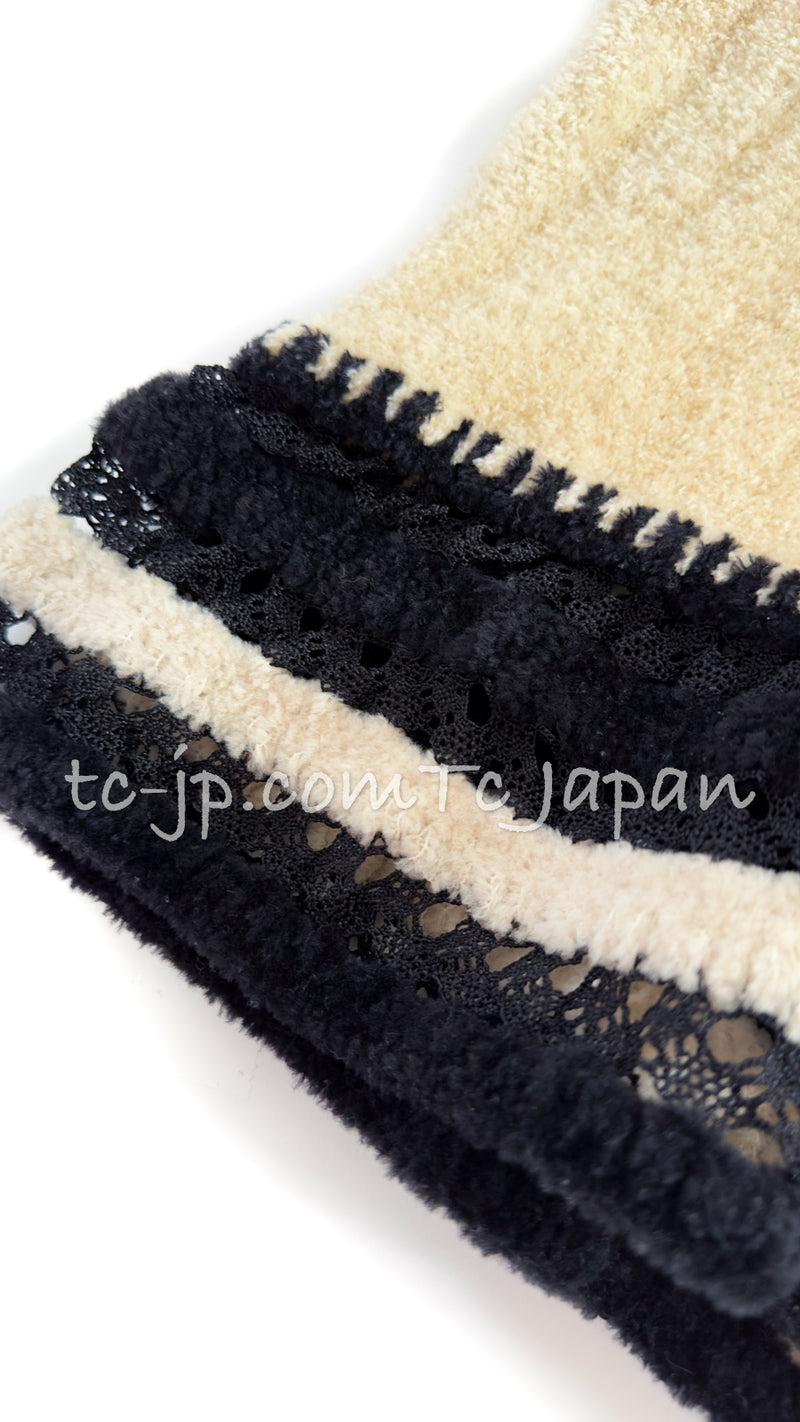 CHANEL 02A Beige Black Sleeveless Wool Knit Tops Sweater 38 シャネル ベージュ ブラック ノースリーブ ウール ニット トップス セーター 即発