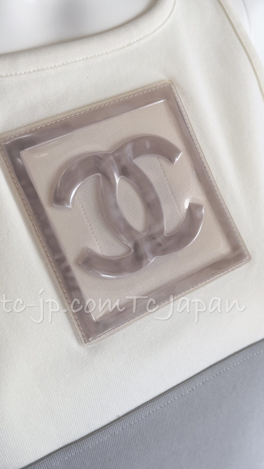 CHANEL 01S Gray Ivory CC Logo Tops 38 シャネル グレー・アイボリー・CCロゴ・タンクトップ 即発